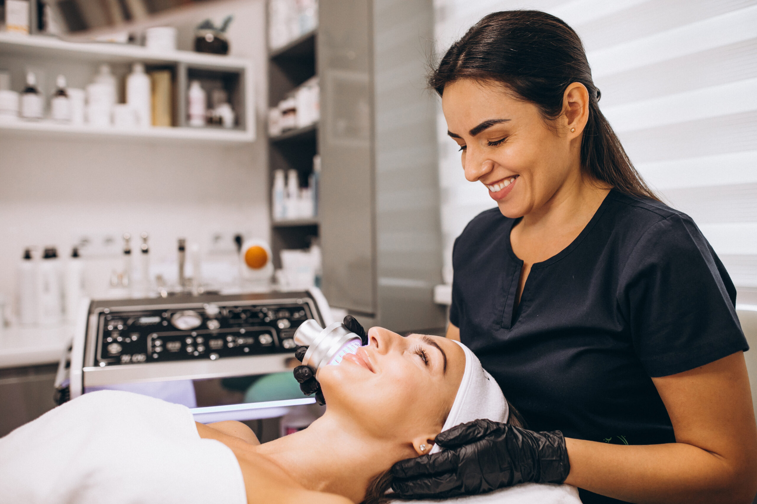Franquia de estética: vale a pena investir nesse mercado em 2026?